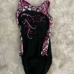 Gymnastics Leo. 2t